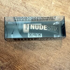 NWT NUDESTIX Cream Concealer Mini Nude 1
